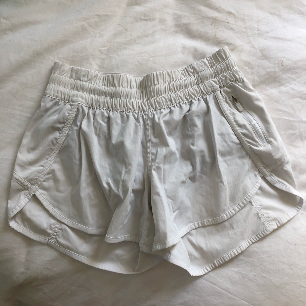 Lululemon tracker shorts